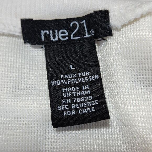 🔥NWT Rue21 Cream Faux Fur Long Sleeve Sweater Large - Picture 7 of 8